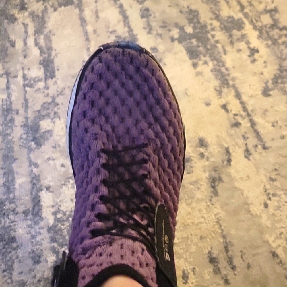 Nike Air Zoom UNVRS Basketball